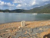 日月潭大驚奇　水位下降13公尺重現178年前古墓