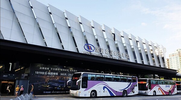 交通部從民國九十九年開始推動補助客運業者購買電動大客車,但成效始終不佳。圖/國光客運提供