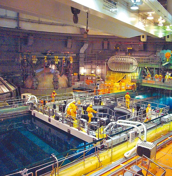 台電第二核能發電廠機組除役計畫,因新北市環保局不准營建工地的廢水削減計畫,導致工程卡關。台電提起行政訴訟,台北高等行政法院判決環保局敗訴,應作成核准處分。圖為核二廠。(台電提供)