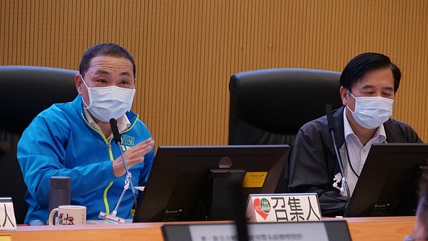 台鐵新北市轄4處邊坡預警系統明年才完成,侯友宜:應按危險程度排工序。圖/新北市交通局提供