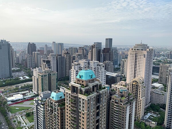 台中市房市買氣熱,去年從雙北遷入台中的人口多達近5成,資產雄厚的族群喜愛在台中購屋置產。圖/業者提供