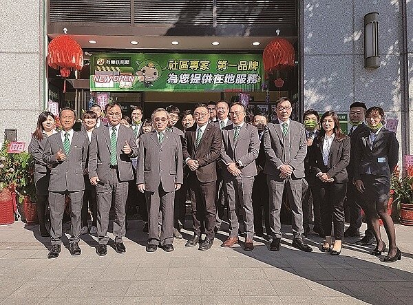 「一人委託、百店聯賣、千人銷售」的深度聯賣，帶動北台灣聯賣業績和件數年增破6成。圖／永慶房產集團提供