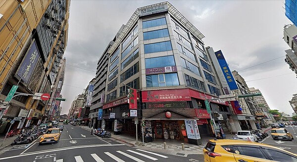 西門商圈出現黃金三角窗公開標售,業者看好有都更危老話題加持。圖/截自Google maps
