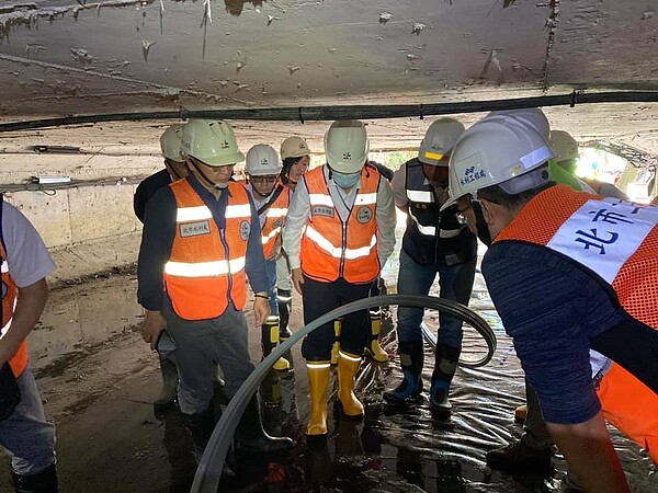 搶救研究院路二段老箱涵,北市水利處引進新工法。圖/新北市政府提供