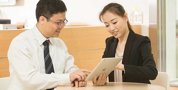 電子保單明年底全數到位,個人保單、契約變更、理賠等種種歷程,都可上相關平台查詢。圖/中時電子報資料照片