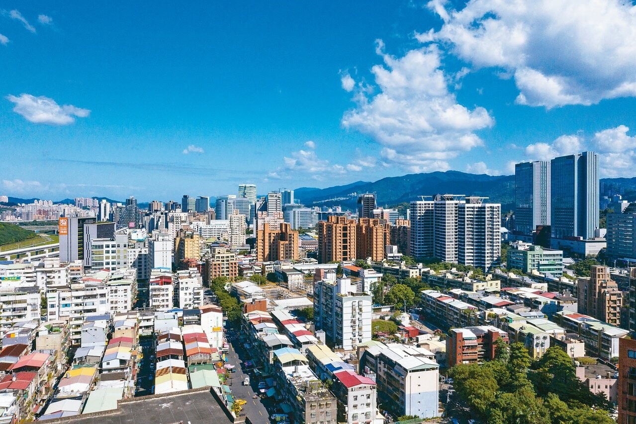 南港地區擁有台鐵、高鐵與捷運,未來還有商場、Outlet等百貨商城,後勢看好。圖/聯合資料照