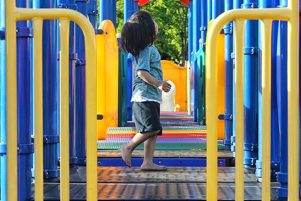 彭啟明表示，持續晴朗天氣，中午高溫超過30度。報系資料照