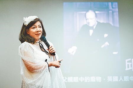 資深媒體人陳文茜2日於誠品信義店舉辦《文茜說世紀典範人物》新書分享會。(鄧博仁攝)