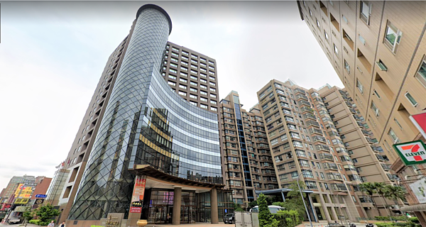 內政部公布最新電信信令人口統計,全國人口淨流入第一名為桃園市蘆竹區錦中里,平日夜間人數較戶籍人數多4.2萬人。圖/截自Google Maps