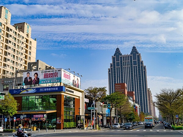 農16特區緊鄰大順百貨商圈,未來房價將出現建設到位價格補漲趨勢。