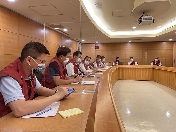 侯友宜晚間緊急宣布，新北將升為強化二級。圖／新北市府提供