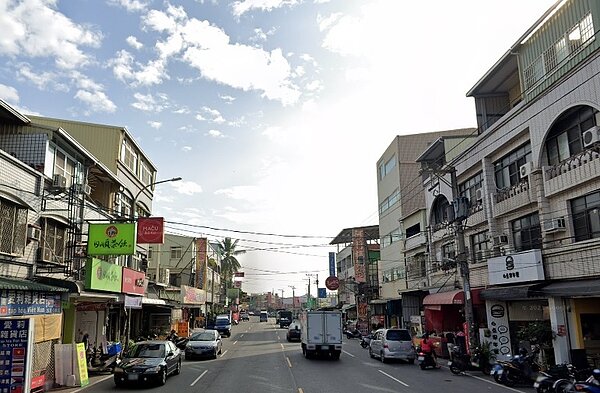 網友認為大寮區的發展比起高雄其他區遜色許多。圖/Google Map