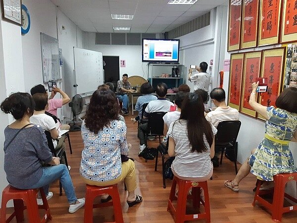 手機攝影教學活動。圖/取自臺北市鄰里服務網