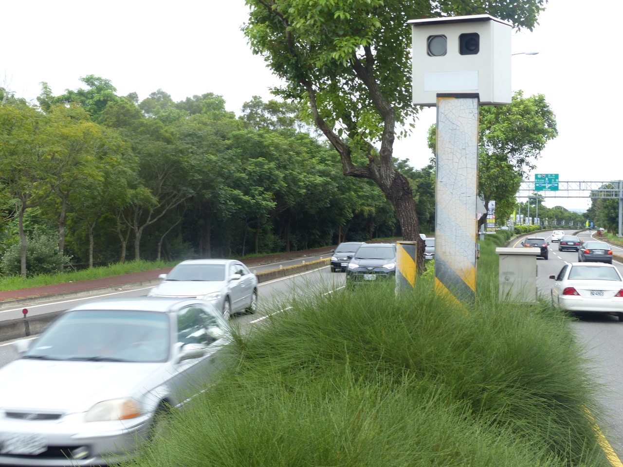 彰化縣警局公告在一般道路固定式測速器有64支，實際照相的有34支。圖／聯合資料照