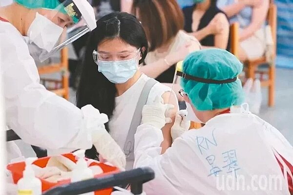 國內面臨Delta變異株來襲,應該盡速提高長者施打率。圖/聯合資料照