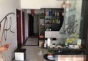 有夠衰！惡房客屋內潑穢物、噴滿「死」字　房東怒報警：損失慘重...