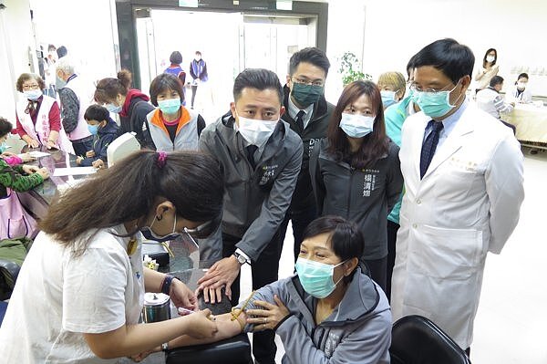 新竹市政府針對長者提供老人健檢、安老津貼、重陽敬老禮金等福利。圖/聯合報資料照片