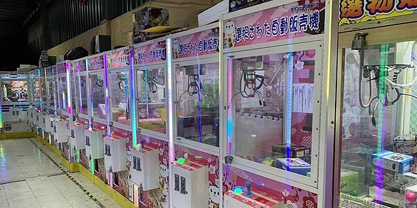 以全台各大都會區夾娃娃機每店平均營業額來看，台北市平均逾300萬元，新北、桃園逾100萬，中南部約60多萬至百萬元。圖／中時報系資料照片
