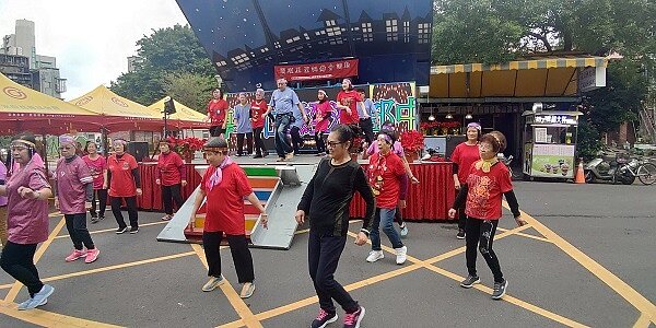 聖誕舞會。圖/取自臺北鄰里服務網