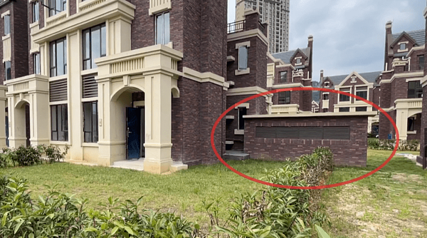 風機房把花園「攔腰斬斷」了。圖/取自貴州廣播電視台