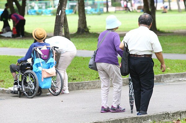 超高齡社會示意圖。圖／記者曾學仁攝影
