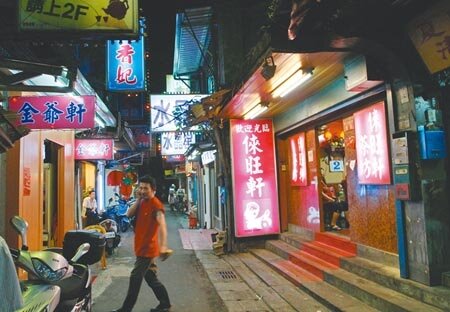 有多年歷史的萬華阿公店，不敵疫情，不復往日榮景。圖／中時資料照片