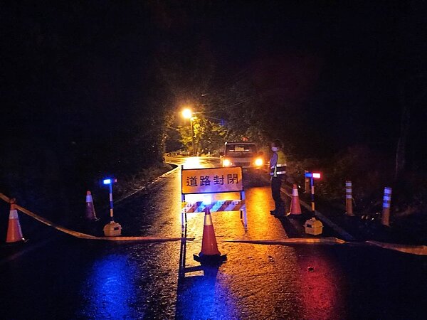 高雄桃源勤和里，住在潛勢危險區38戶103人，12日下午緊急撤離。圖／民眾提供