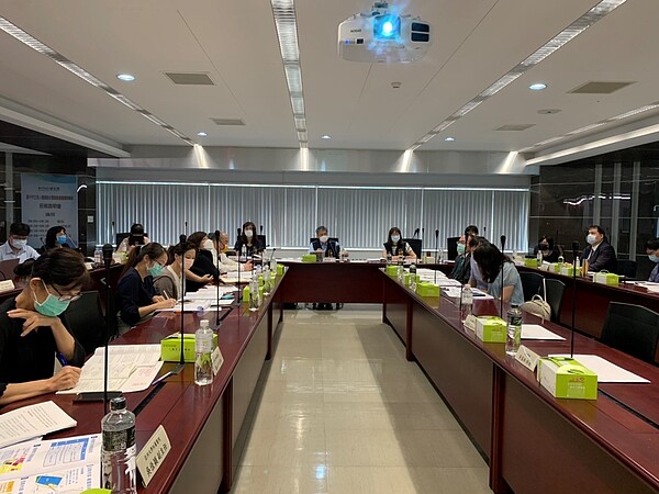 台中市立老人復健綜合醫院BOT案招商說明會,吸引多家醫療團隊參與。圖/台中市衛生局提供