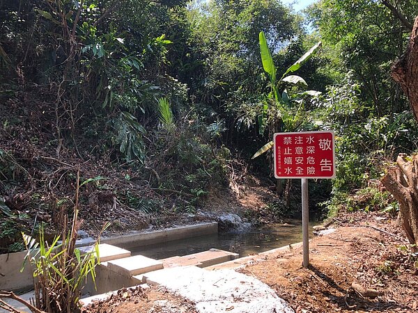 新北水利局補助貢寮區公所約101萬元經費進行相關改善工程,圖為取水口1處及2英吋送水HDPE管線340公尺。圖/新北市水利局提供