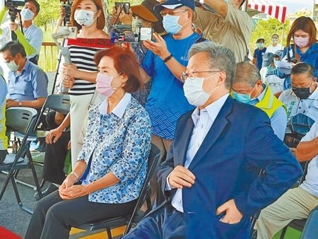 前宜蘭縣代理縣長陳金德14日公開表態支持現任宜蘭縣長林姿妙，認為高鐵宜蘭站應該選擇「縣政中心站」。圖／記者胡健森攝影