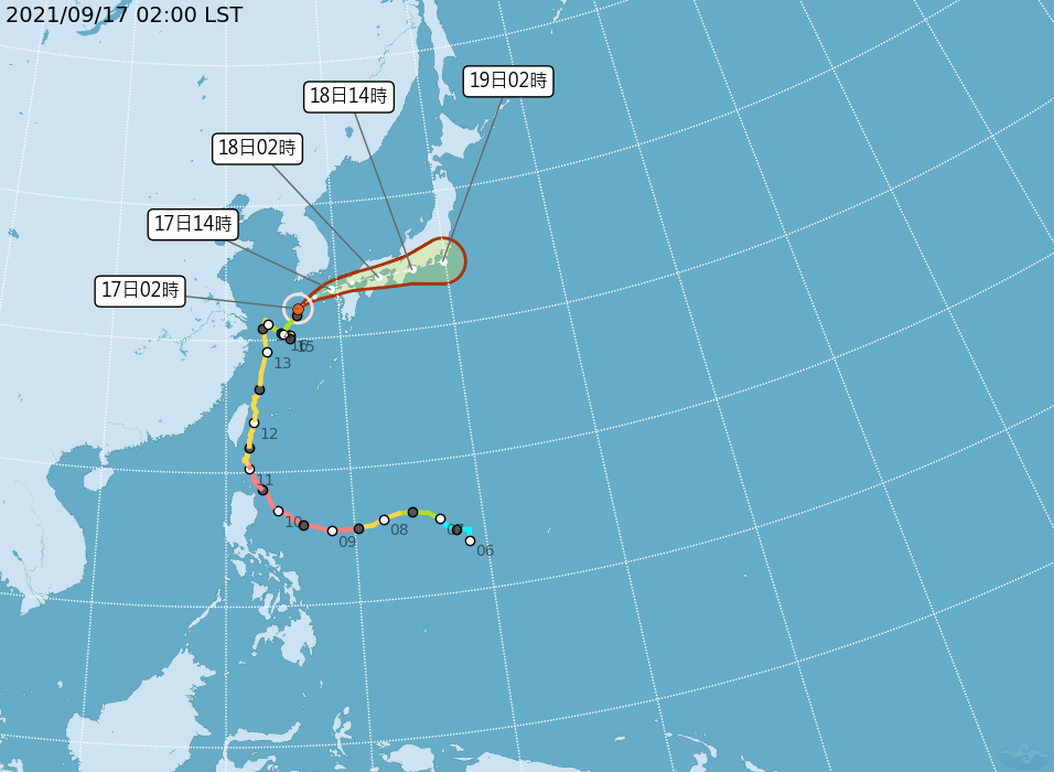 中央氣象局最新路徑潛勢預測圖顯示，輕颱璨樹東海打轉後緩慢向北北東移動；今天轉東北東侵襲日本。圖／取自氣象局網站