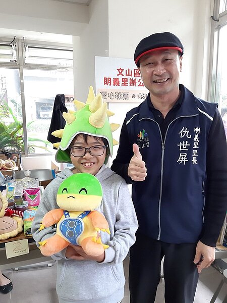 仇世屏擔任里長已有7年。 圖/取自明義里臉書