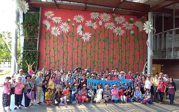 松山區三民里睦鄰活動。圖/取自「謝翠鈴」臉書