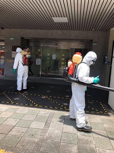 疫情嚴重之際，消毒工作是很重要的一環。圖／取自徐麗雲臉書
