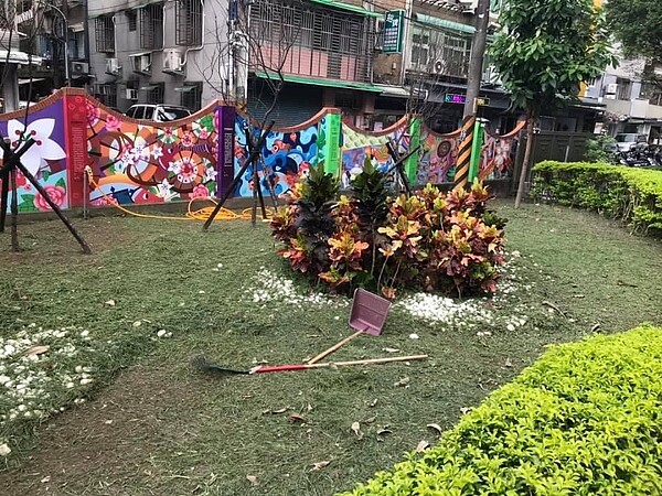 尤敏玉花時間重新整修，用心改造里內公園。圖／尤敏玉提供