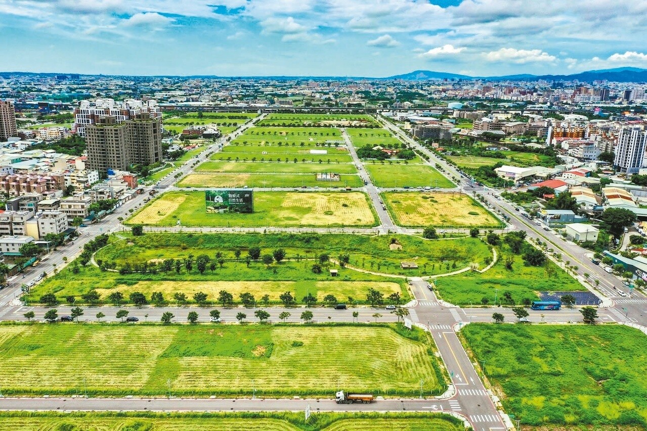 台中市近年來重劃面積最大的14期重劃區，因緊臨精華的崇德商圈與74號快速道路，一躍成為北屯最新高價宅聚落。記者宋健生／攝影 