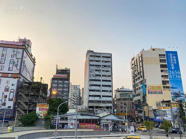 好房網TV/預售開價倒退嚕 專家預測「骨牌效應」:逼惜售出來面對! 台中房市。圖/好房網News記者嚴鈺雯攝