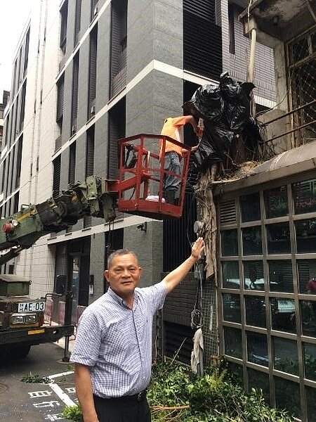 尹俊富深耕正和里二十餘年,相當受到里民肯定。圖/取自信義區正和里尹俊富臉書