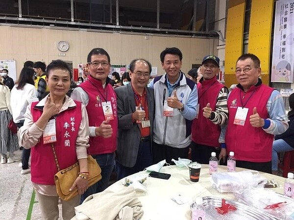 錦忠里長致力於長春里的各種大小事。圖/取自台北市信義區改善民俗委員會長&長春里里長 許錦忠臉書
