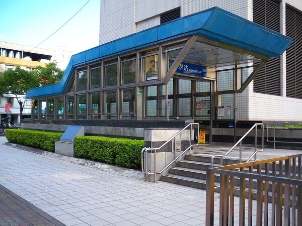 新北市捷運江子翠站是進入台北市前的第一站，地理位置主要以雙十路、文化路，與江翠北側重劃區為主，聯外動線相當便利。圖／匯流新聞網