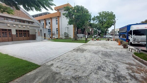 台南市都發局將動工改善新化嘉南大圳水岸步道與周邊環境。圖/都發局提供