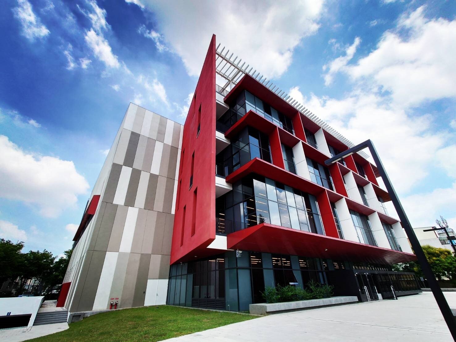 潭子國民暨兒童運動中心營運團隊進駐，全力籌備年底啟用。圖／台中市政府提供