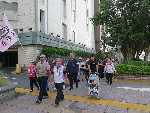 大家來健走。圖/潘陳金娥提供