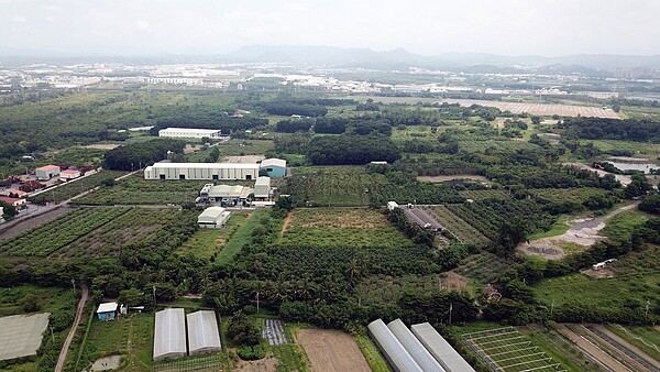 高雄中崎有機農業專區被列入橋頭科學園區預定地，農場變科學園區再度上演。記者劉學聖／攝影 