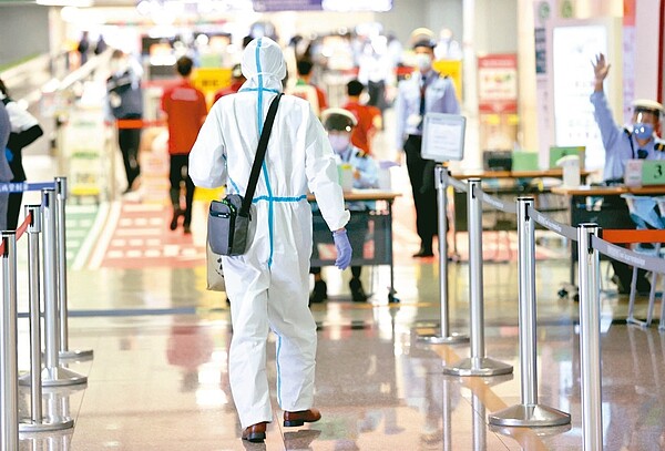 美國政府宣布,從11月起所有入境美國的外國旅客,未接種疫苗者可能遭禁止入境。記者陳嘉寧/攝影