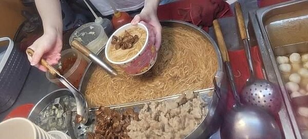 麵線滿滿的好料。圖/劉憲昌提供