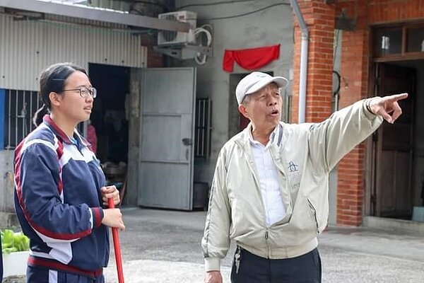 張義博介紹好山好水。圖/張義博提供