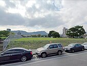 華固一坪513萬標出「南港地王」　一旁潤泰土地跳空漲135%