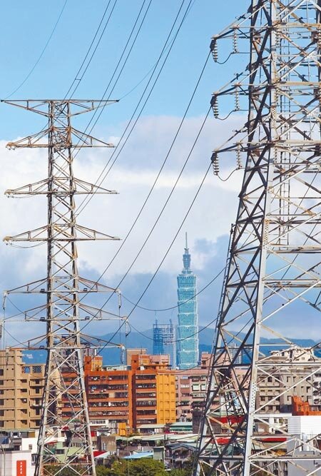 電價費率審議會昨通過台電提報「簡易型三段式時間電價」,將增夜尖峰時間「下午4點到晚上10點」。(本報資料照片)