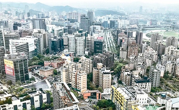 中央銀行加碼管制房市,建商公會指出,此次管制可能影響一般民眾,實在沒有道理。圖/聯合報系資料庫